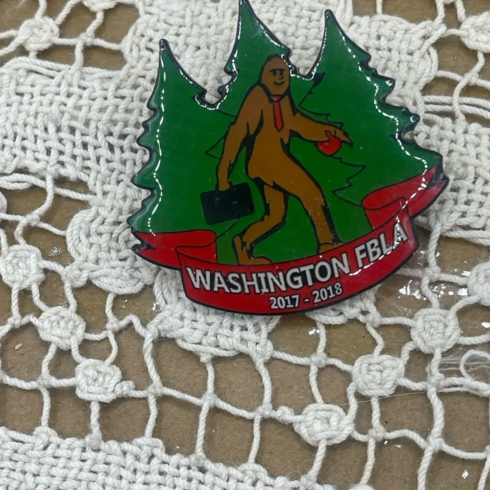 Washington FBLA 2017-2018‎ Pin